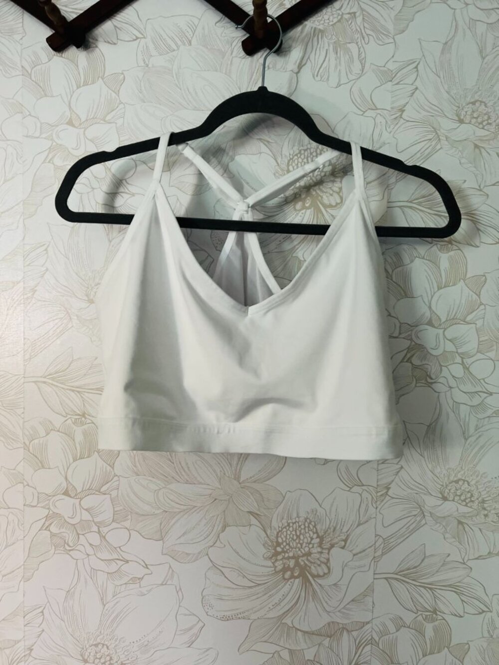 White Activewear Tank Top Sports Bra With Crisscross Back Straps Size 2XL